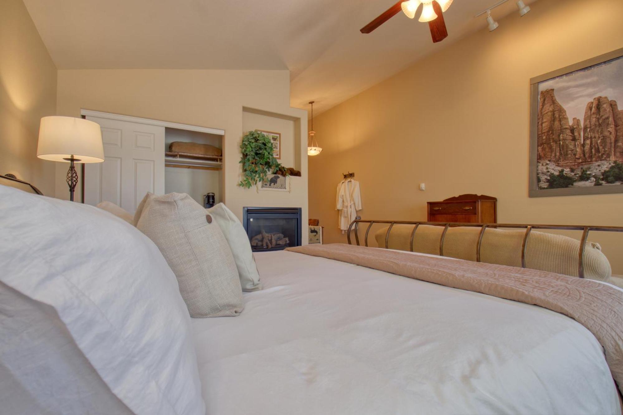 Castle Creek Manor Bed and Breakfast Grand Junction Εξωτερικό φωτογραφία
