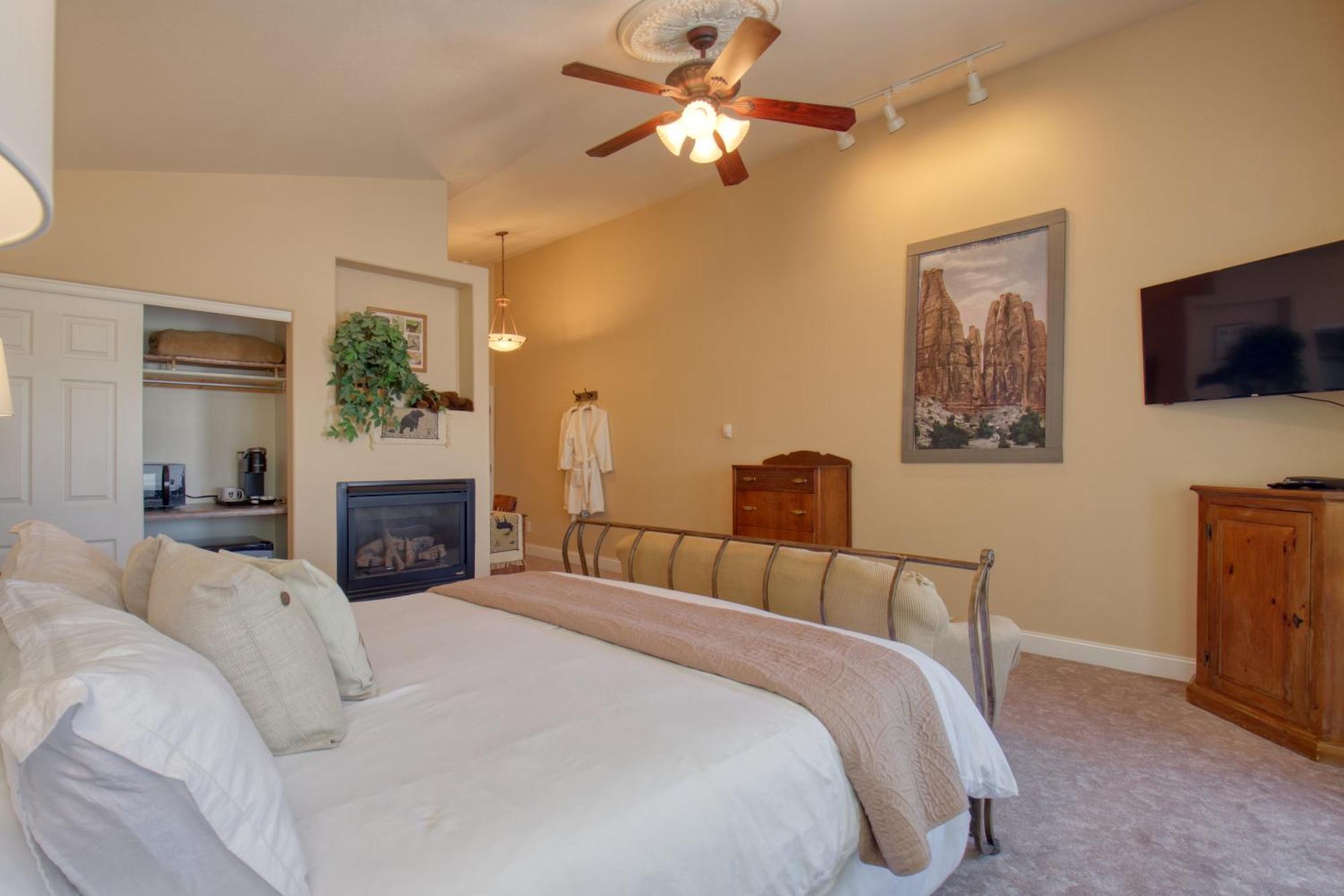 Castle Creek Manor Bed and Breakfast Grand Junction Εξωτερικό φωτογραφία